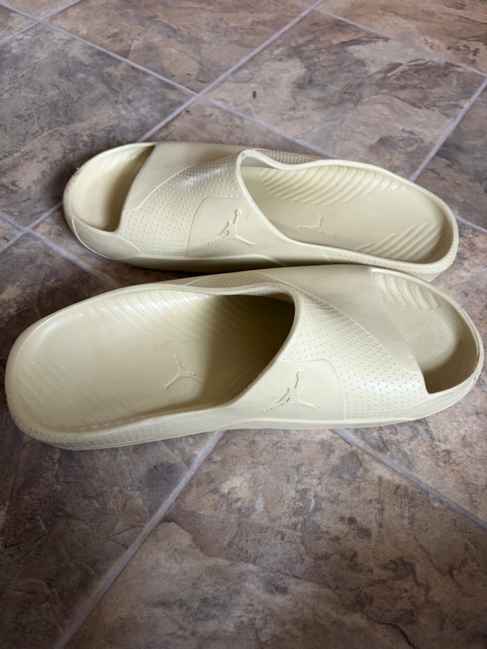 Jordan Mens Slides in Light Cream/Beige size 13